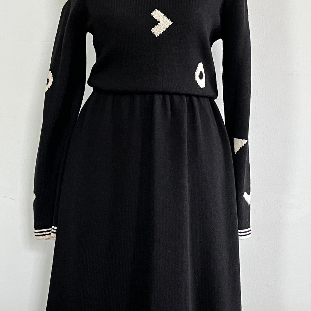 Elegant Vintage Black Geometric Peter Lynne 1970s Circle Symbol Dress - Picture 7 of 9